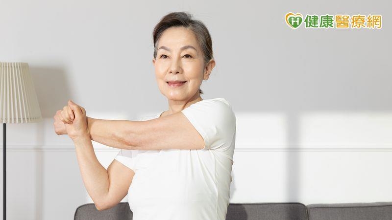 三高族多做有氧運動！物理治療師授「3組居家運動」　快來一起動動手腳