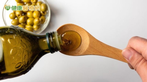 飲食都市傳說：營養師揭密橄欖油高溫禁忌　肉雞激素與黃豆致癌謠言