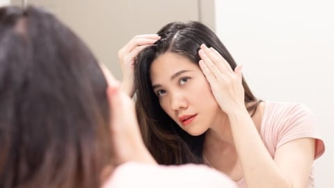 長白髮怎麼辦?營養師教你7大必吃食物,重啟黑髮秘密