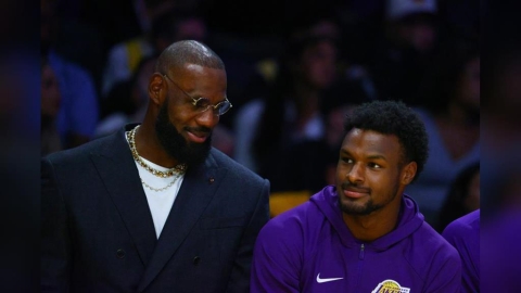 NBA(影)/詹皇父子檔最佳發球機!「鄉村曼巴」快攻空拋「皇子起飛」炸出本季首分