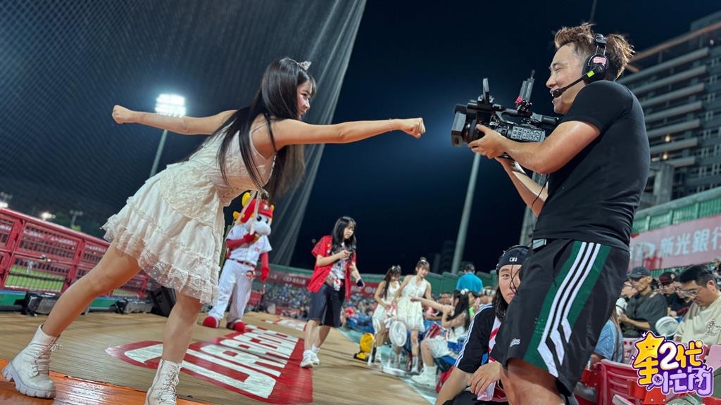 余祥銓變啦啦隊攝影師！親曝「貼身拍攝」差點出事 網讚：越來越成熟
