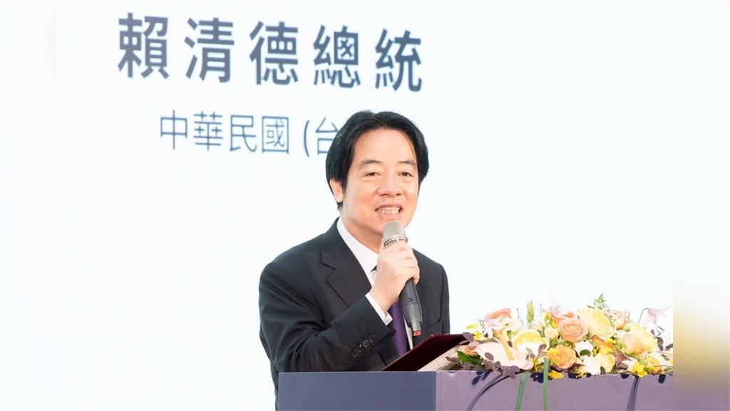  賴清德神似「中國賴氏宗親」？館長亂P圖被抓還酸「血緣不會騙人」網轟：病的不輕