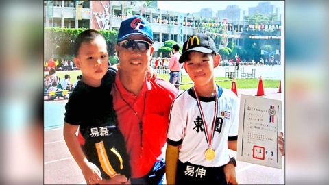 少棒冠軍搖籃4／超級應援孫爸修機器、開車都行！孫易磊、孫易伸河濱公園被挖角