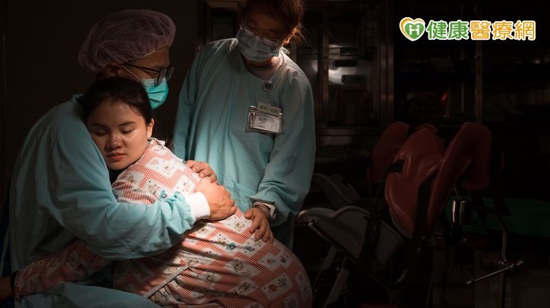 醫院推「溫柔生產」照護模式 醫師與助產師共照降低生產風險