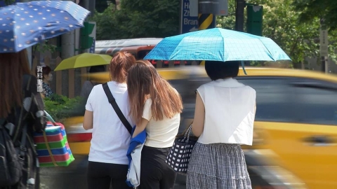 高溫假有譜！高溫將納災害性天氣　勞團籲納「低溫假」