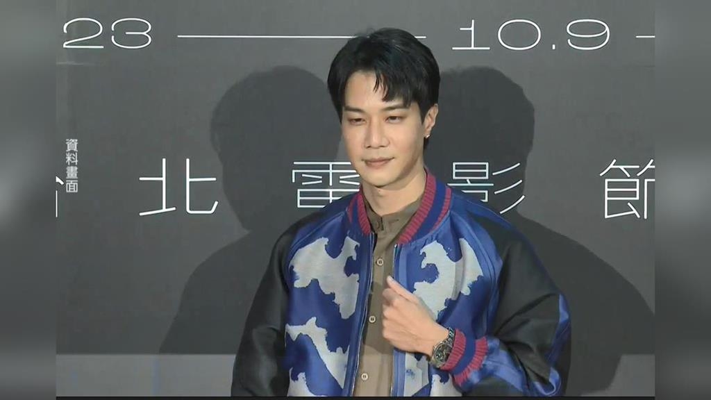 閃兵藝人+1　薛仕凌赴警局自首　訊後30萬元交保