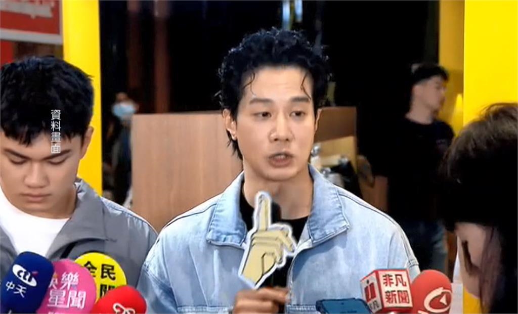 閃兵藝人+1 薛仕凌赴警局自首 訊後30萬元交保