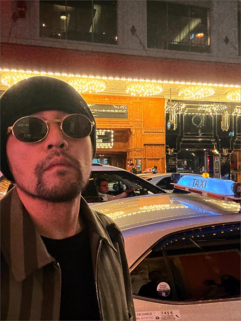 找到黃明志了？ 周杰倫突PO一張照 網友大騷動：嚇死！