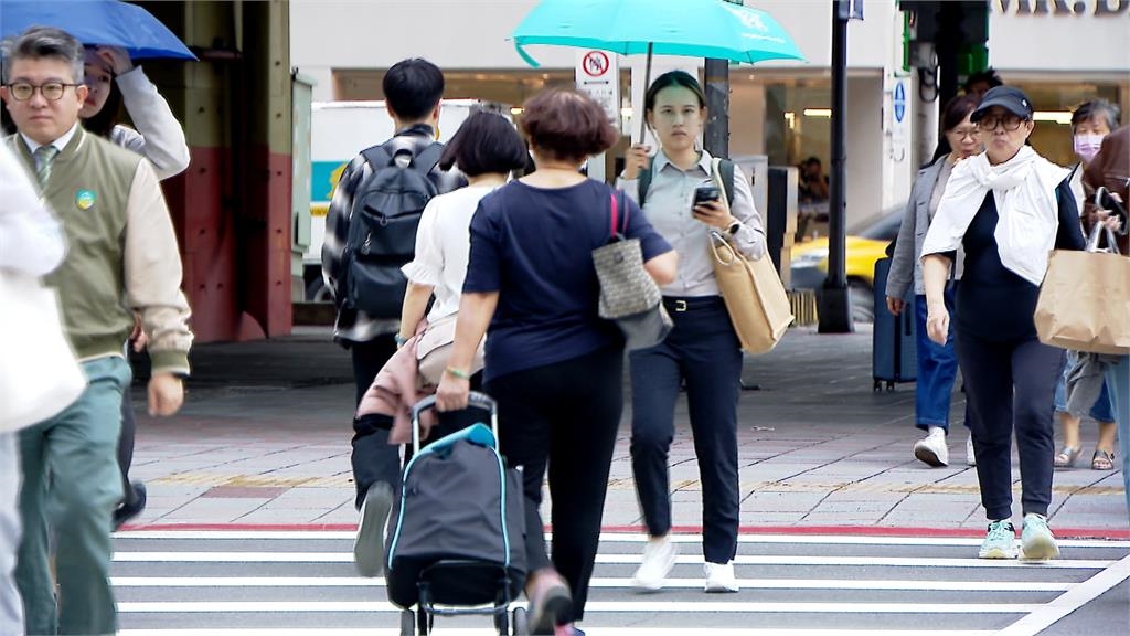 秋颱準鳳凰強度恐逼中颱以上 氣象署估「這時候」近台甩雨