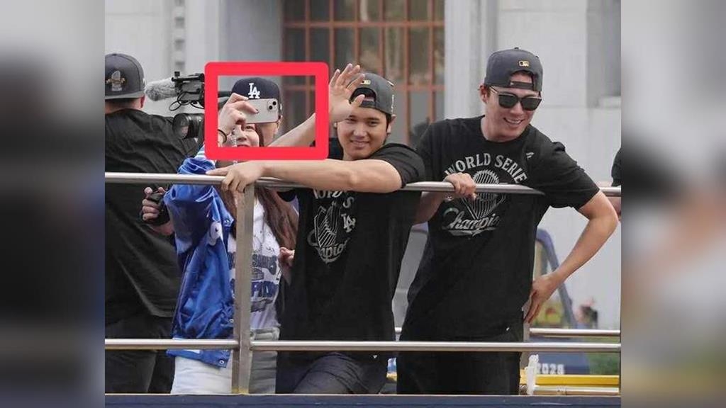 MLB／真美子有夠簡樸！老公大谷翔平每年薪水逼近億！卻還在用「這款」舊手機