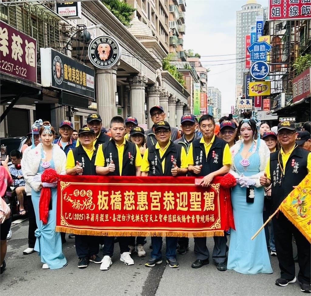 白沙屯媽祖與板橋媽祖百年會香!梁佑南、胡鴻達親隨繞境見證神聖時刻