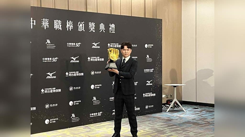 中職／史上首度蟬聯金手套6連霸！中信兄弟「守備教科書」江坤宇謙虛：棒球永遠學不完