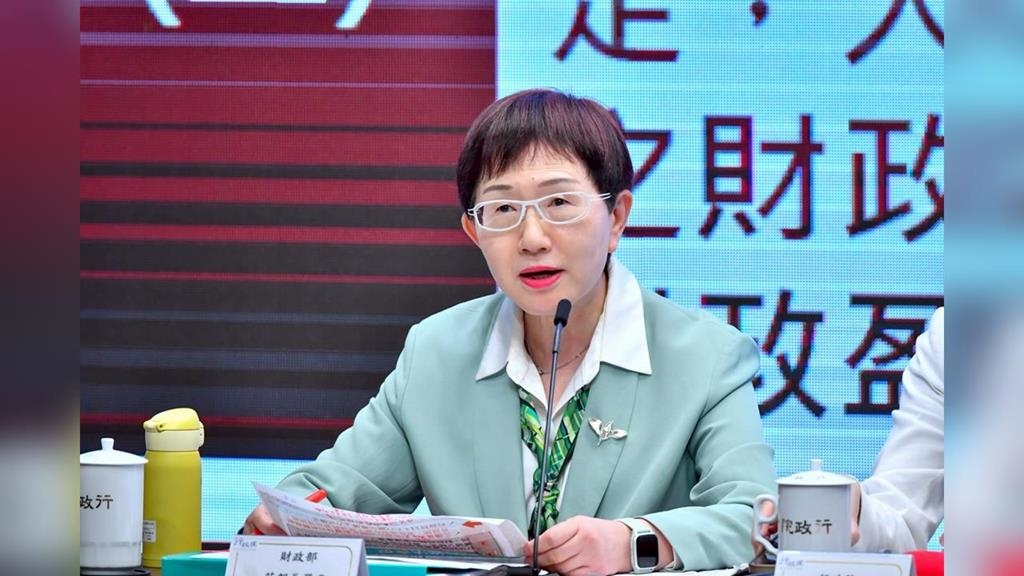 普發一萬開放登記4小時湧入近48萬人　財長笑喊「已想好怎麼花」