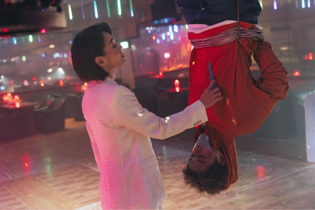 楊祐寧猛貼職場菜鳥!伸舌索吻嚇到對方「眼神求饒」 辛辣過程全曝