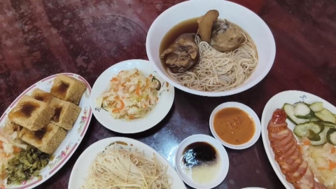 立冬儀式感! 臭豆腐店推「藥膳豬腳」