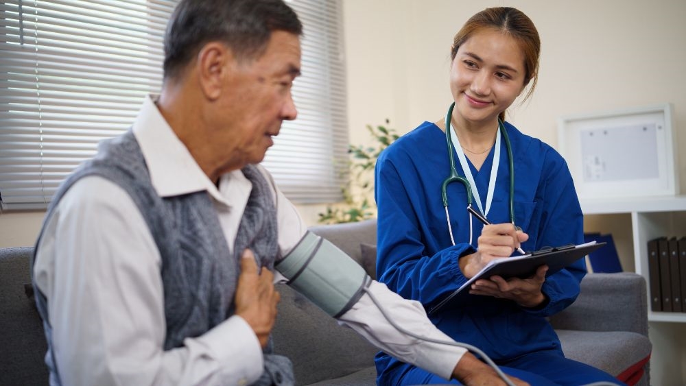 氣溫急降,別輕忽胸悶頭暈!醫師教你三招保命
