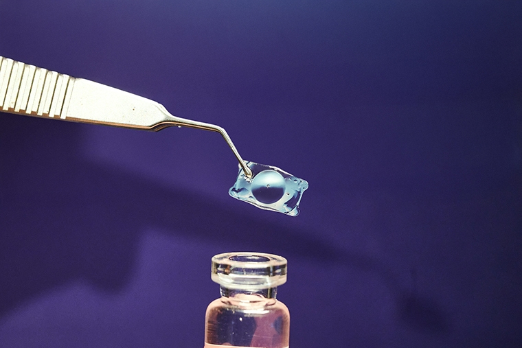 蒼藍鴿告別近視! 大學眼科:新型植入式隱形眼鏡詢問度飆升20倍