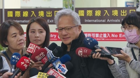 黃仁勳快閃台灣一天半!喊想逛夜市卻沒空 笑曝「好想狗狗」