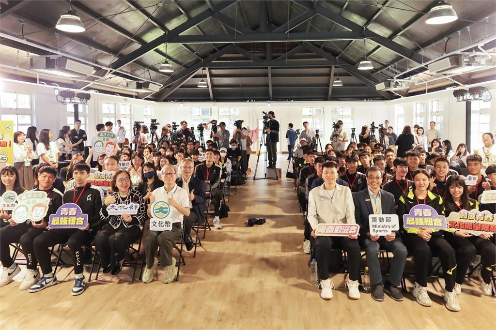 運動部/李洋重拾球拍了!最新男雙搭檔「超大咖」 為一事再踏上羽球場