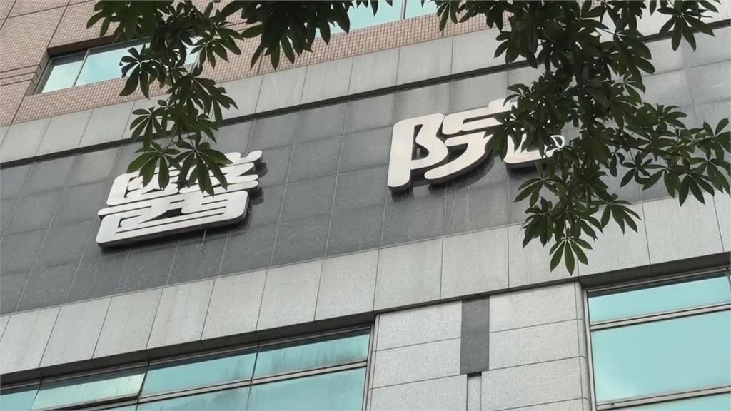 未陪同老母就診隔日想問病況　女子沒做「這件事」闖診間還嗆醫生