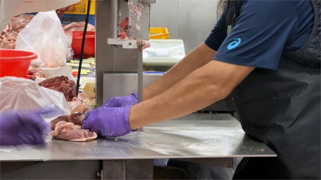 傳統市場開賣溫體豬生意興隆 攤商備貨增因應廣大「肉食族」