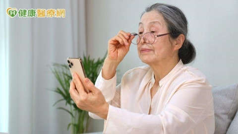 蔡司視力保健部與嘉晏光學攜手眼科夥伴　關懷弱勢以捐鏡行動回饋社會