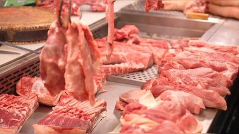 盧秀燕赴建國市場關心豬肉供應 攤商:別辦活動 快補助「卡實在」