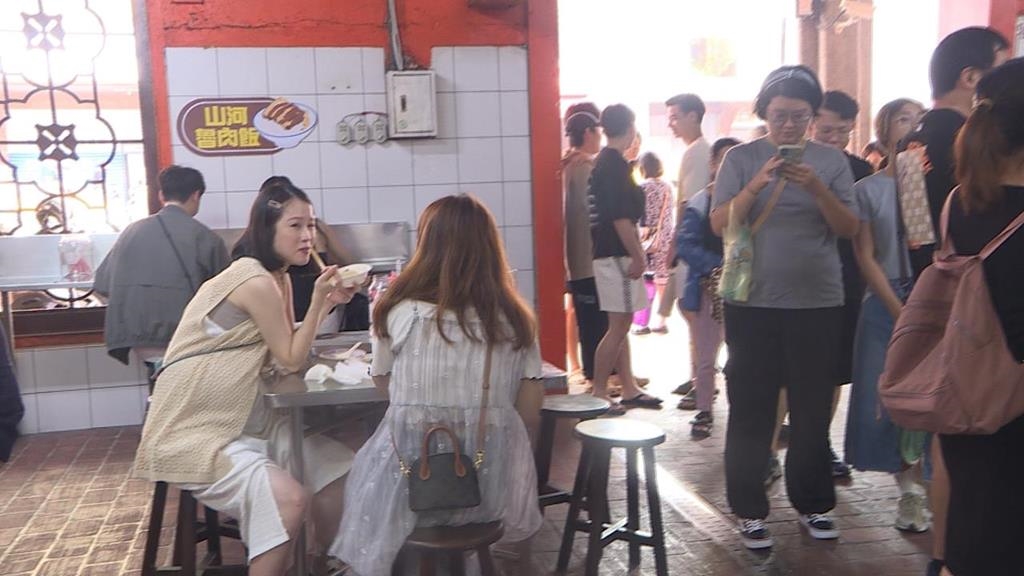 熟悉的味道回來了！　台中第二市場滷肉飯店湧排隊人潮