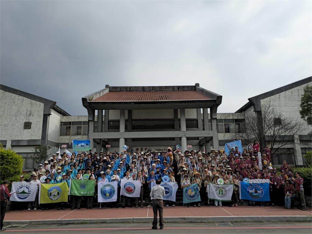 快新聞/志工齊聚雪霸! 內政部:感謝國家公園志工守護台灣最美風景