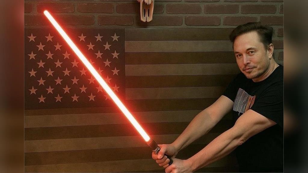 不堪重「富」！馬斯克身家突破5千億美元　花錢方式曝光了