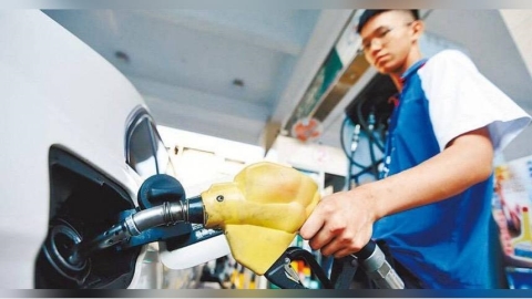 加油不用急！　明起汽油調降0.2元、柴油「不調整」