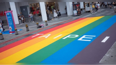 西門町伴手禮店小泡芙「一盒220元」！　他傻眼：觀光客被當盤子