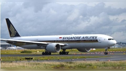 陸女錄取新加坡航空「入職一天就被炒」　上網喊冤：只是在貴賓區拿了幾瓶水！