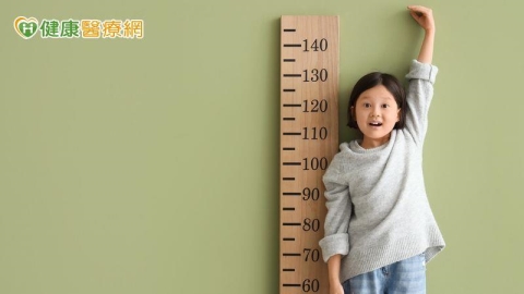 想讓孩子長高？醫：藥物不是第一步　「這些事」才是影響關鍵