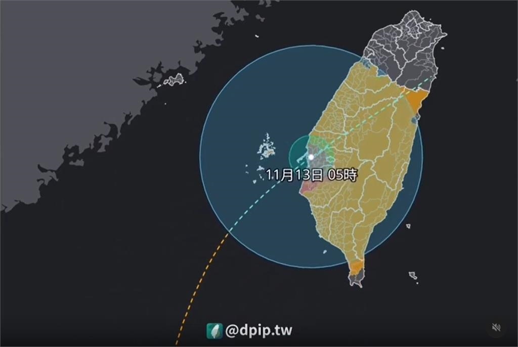 鳳凰颱風「C字大鬼轉」襲台!網一看路徑「完美閃過這1處」祈禱:天佑台灣…