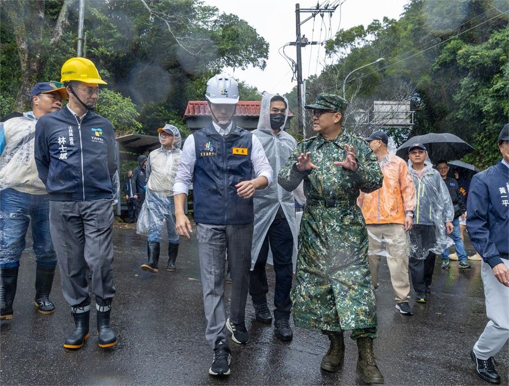 鳳凰北轉台! 明「北、東、恆春半島」防豪雨 基隆、宜蘭漁民綁好船隻防颱