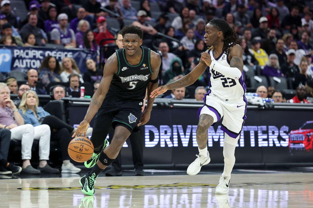 NBA/狼群肆虐狂轟本季新高144分!蟻人愛德華茲24分帶隊衝客場打爆國王