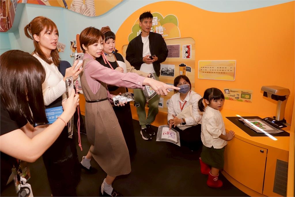 國家記憶「潮」起來!王瞳、宮美樂驚呼國家檔案館:「原來歷史好好玩 」