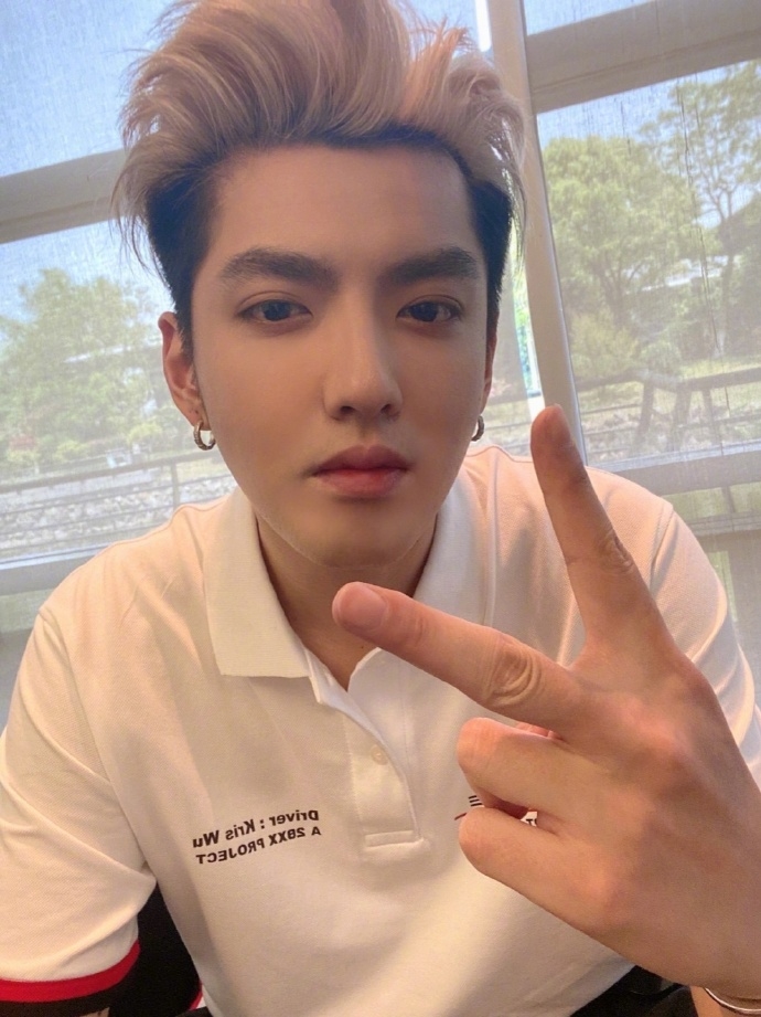 昔酸吳亦凡「吳籤」!23歲都美竹親揭他「頂流→階下囚全過程」獄中身亡真相曝