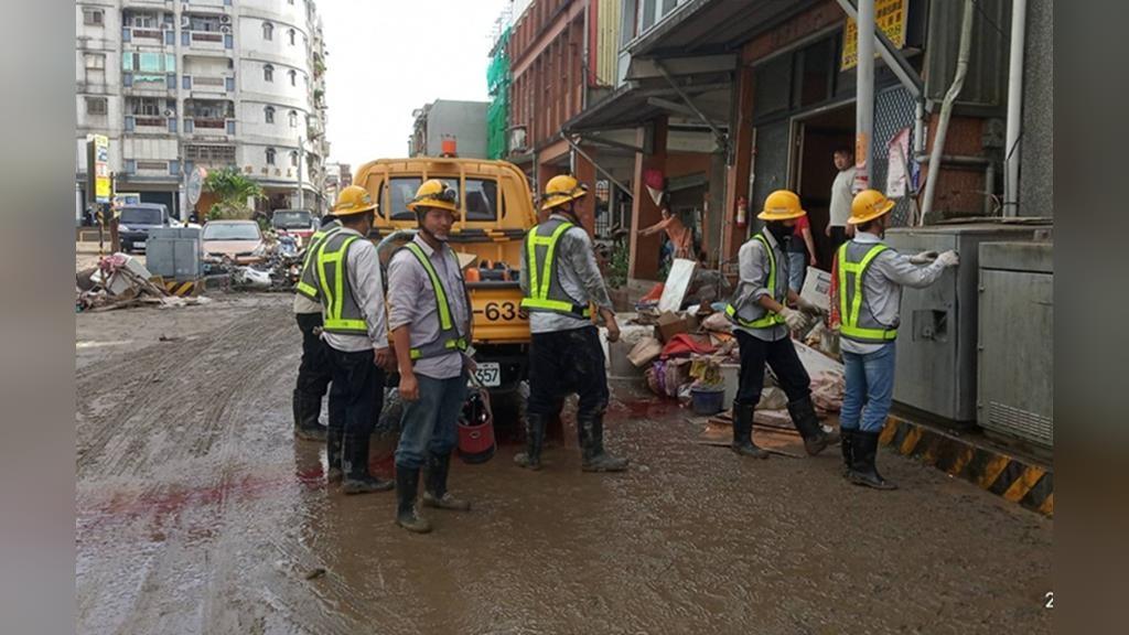 鳳凰颱風宜蘭7000餘戶停電　台電動員逾200工程人員拼今復電