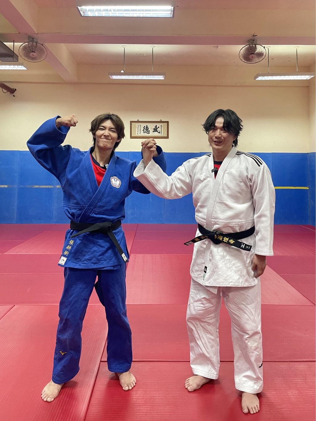 炎亞綸推拿喊腰痛！ 「慘叫出聲」被金曲歌王嗆：你敗腎欸