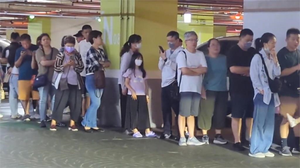 南台五縣市停班課 民眾開心撿到颱風假逛街看電影