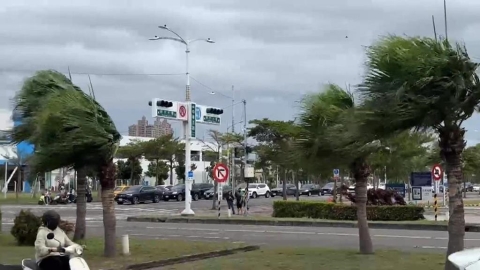 南台五縣市停班課 民眾開心撿到颱風假逛街看電影