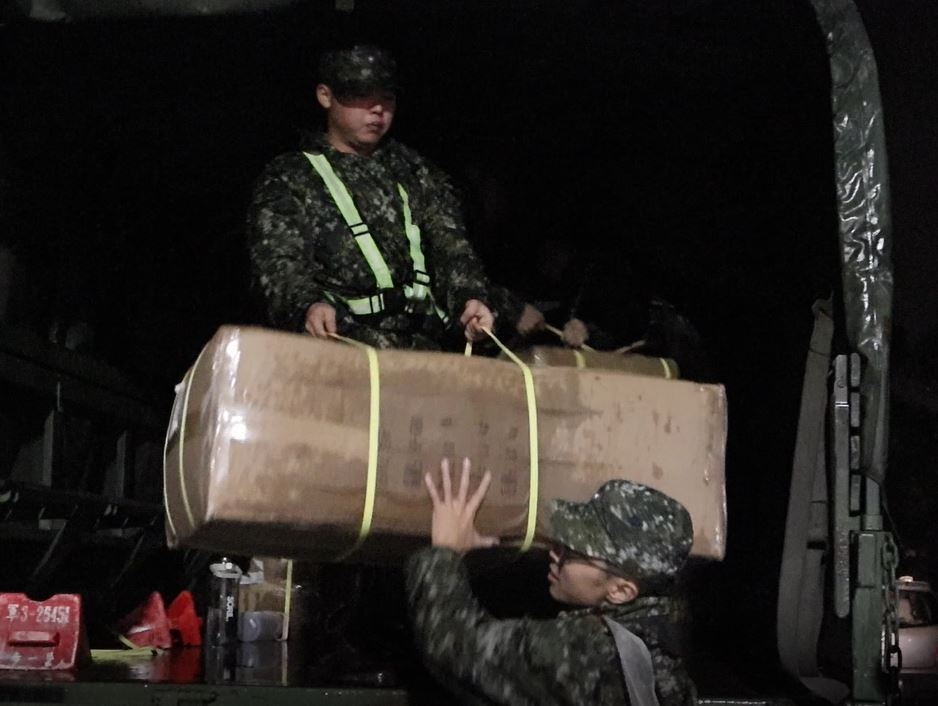 蘇澳多處淹視線差! 車輛遭國軍救援車輾過