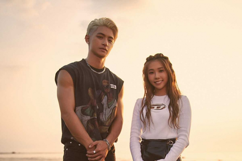 吳霏、艾薇這對情侶曾推出對唱單曲〈起點〉。(圖/環球音樂提供)