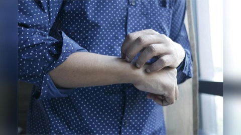 蕁麻疹發作不只皮膚症狀! 她「喉嚨腫脹、呼吸困難」三度送急診