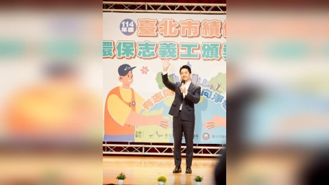 「咕嚕」大軍洗版!放颱風假才秀帥照? 蔣萬安回應了