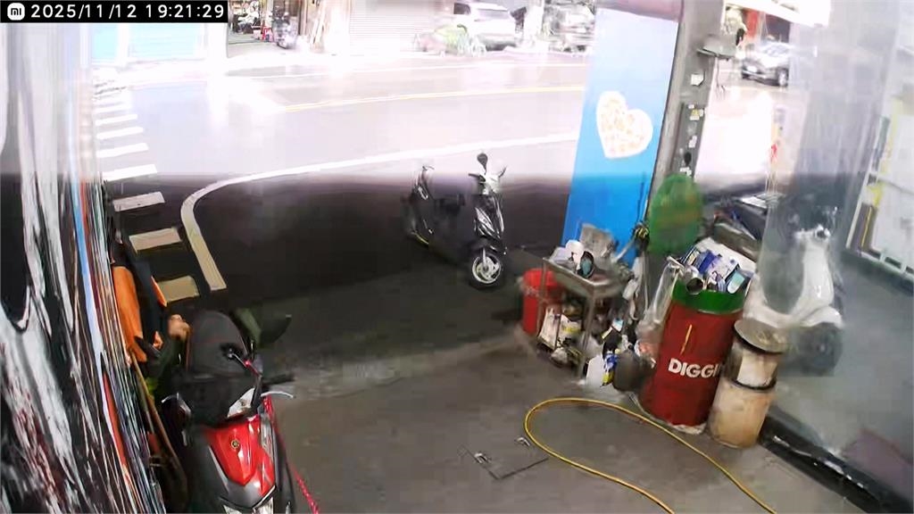 鳳凰登陸前高雄傳「陣陣打雷巨響」　民眾笑稱：誰亂發誓？