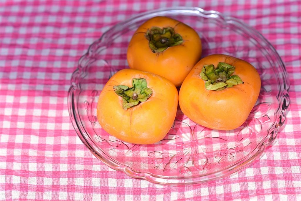 營養師曝吃柿子掌握「三大原則」　不只降血糖還能調血脂、抗發炎！