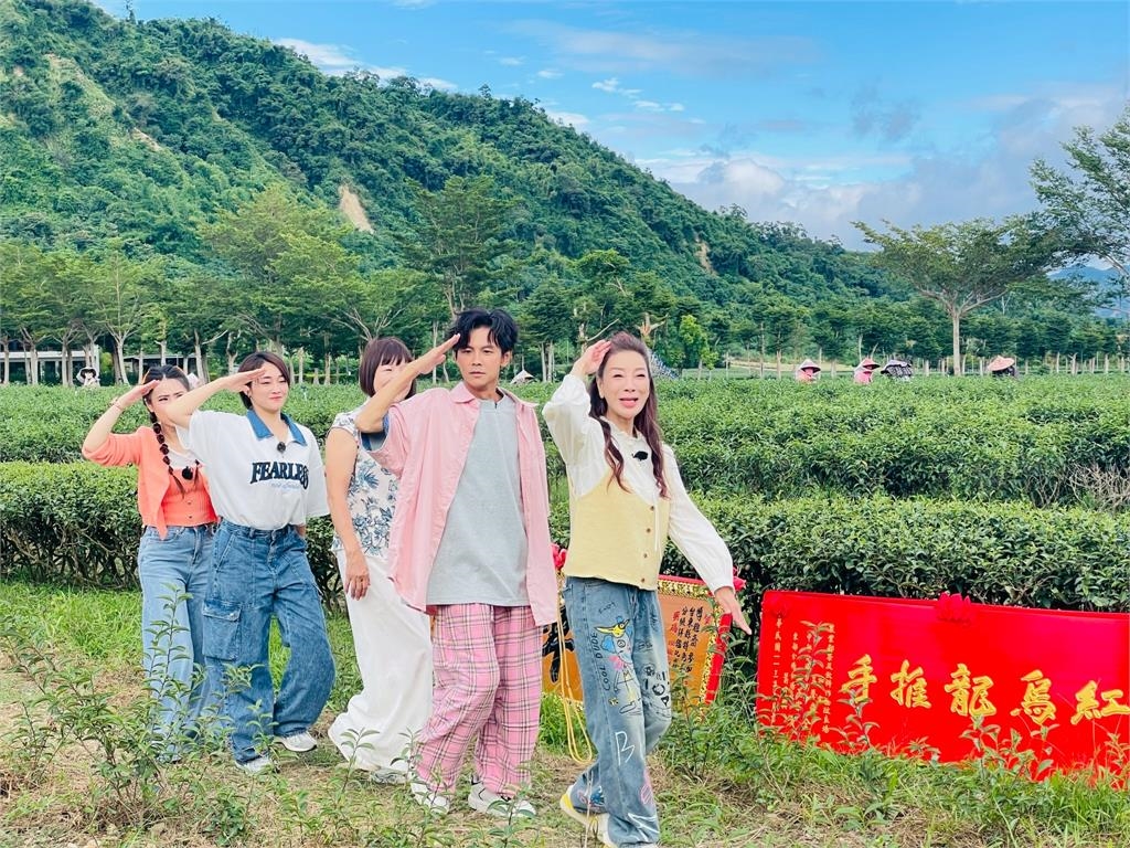 沒有問過直接「推下去」！楊繡惠驚聲尖叫體驗鹿野高台快速滑草